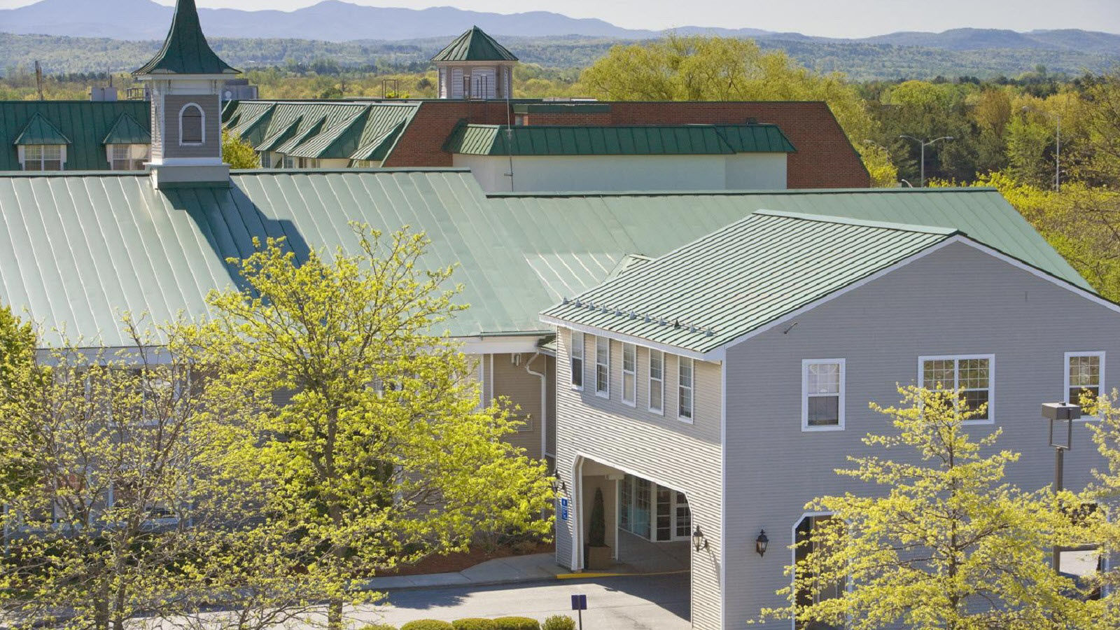 Doubletree By Hilton Hotel Burlington Vermont Exterior photo